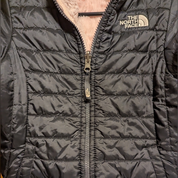 Girls The North Face Reversible Jacket - Picture 3 of 8